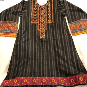 Pakistani Two piece Embroidered Kameez and dupatta .